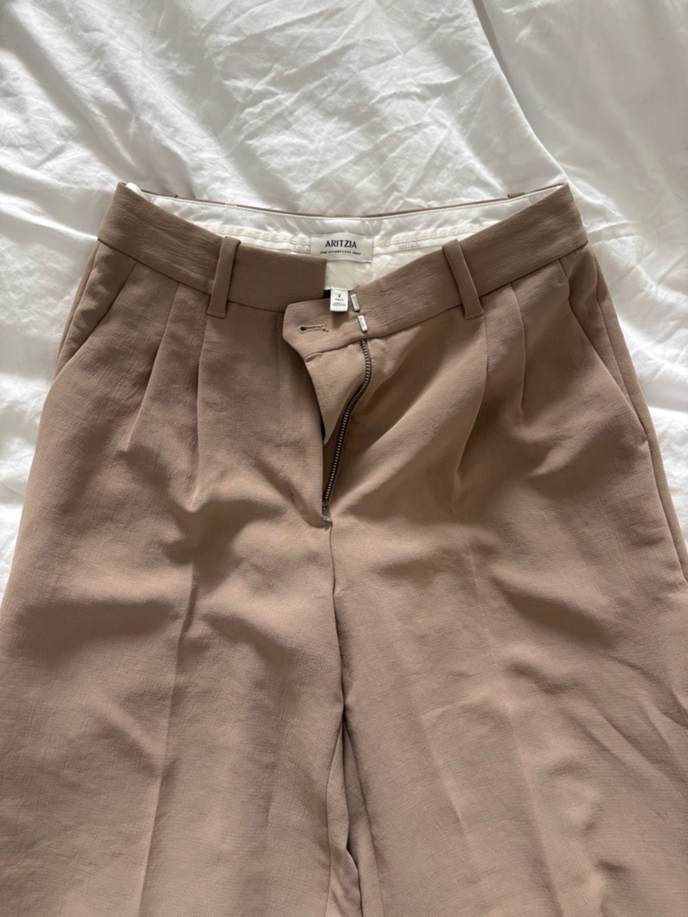 Aritzia The Effortless Pant™ Curve-Fit - Crepette™